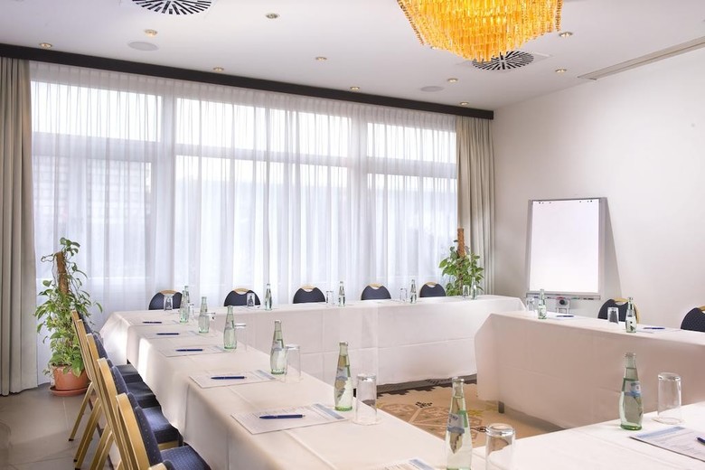 Hotel Wyndham Stuttgart Airport Messe