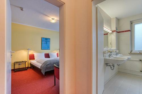 Hotel Elbotel Rostock By Centro