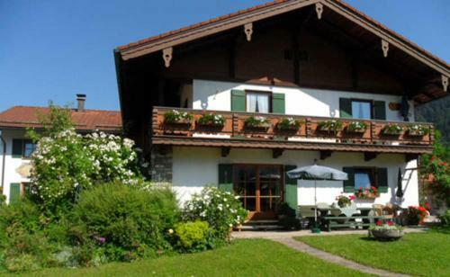 Apartamento Pension Mit Bergblick In Inzell