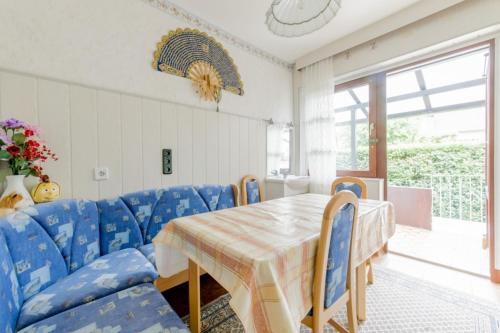 1 Private Single, 1 Twin Room. 3 Persons (6303)