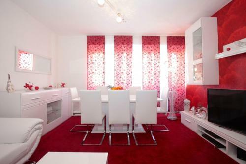 4893 Private Room 1 Person