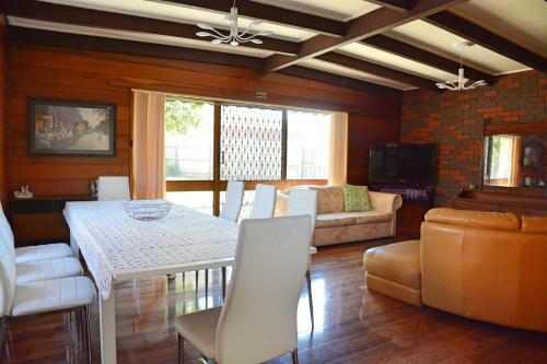 Cheltenham Family House