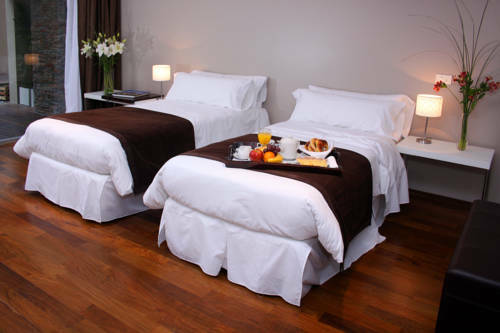 San Isidro Plaza Hotel