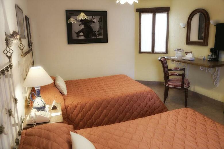 Hotel El Meson De Los Poetas