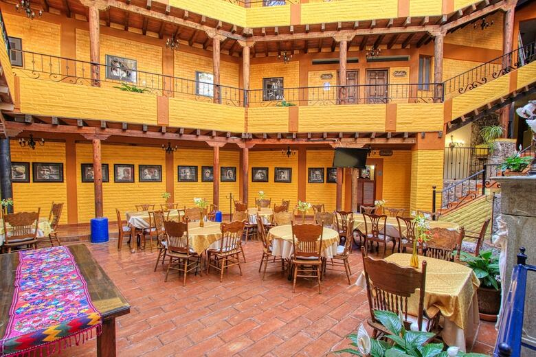 Hotel El Meson De Los Poetas