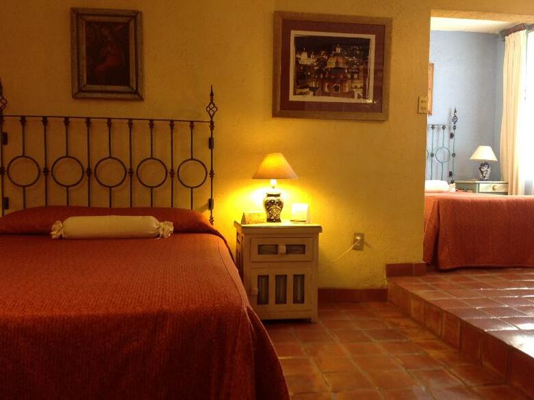 Hotel El Meson De Los Poetas