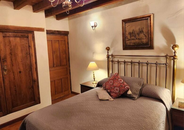 Hotel El Meson De Los Poetas