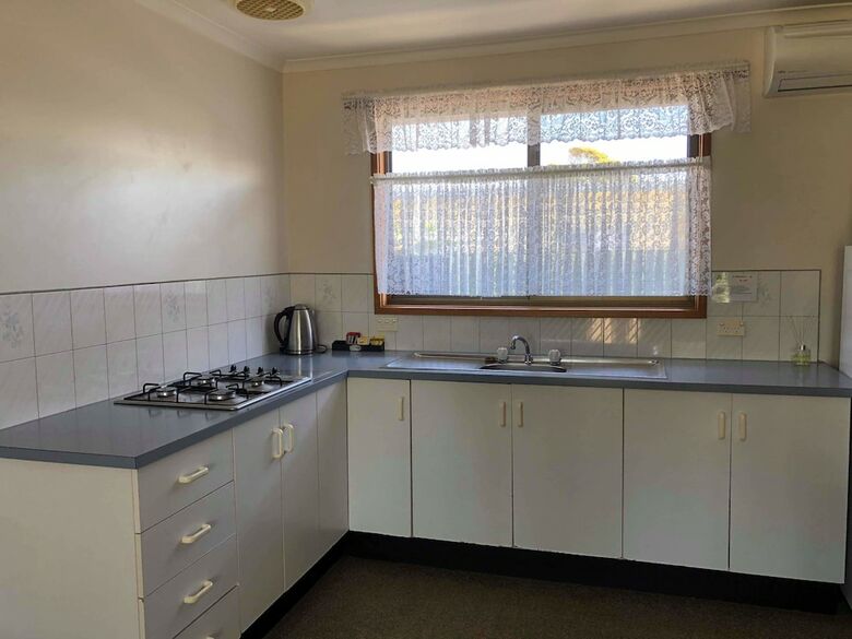 Motel Lakes Jakaranda Holiday Units