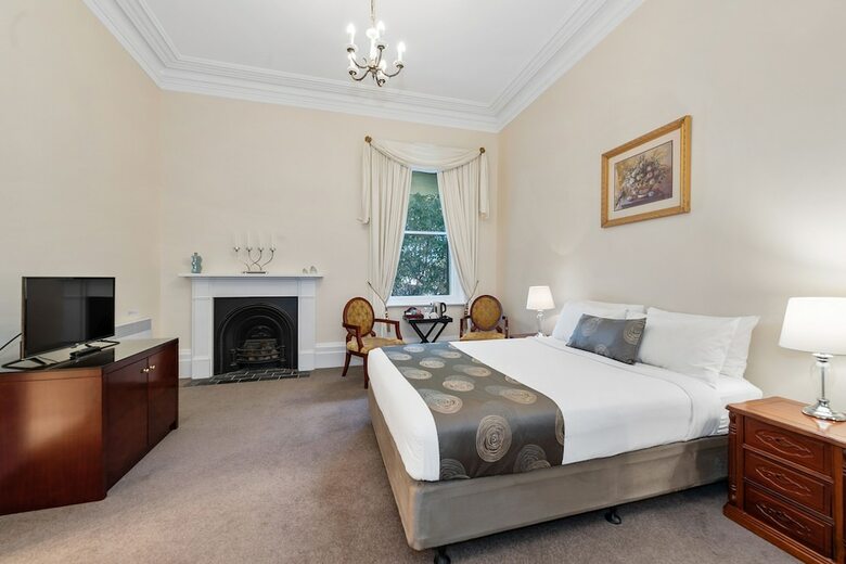Waratah On York Bed & Breakfast