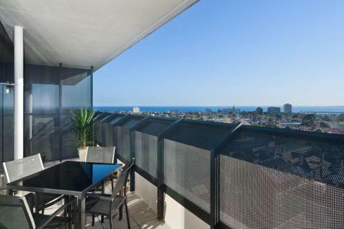 Espresso Apartments - Location And Bay Views