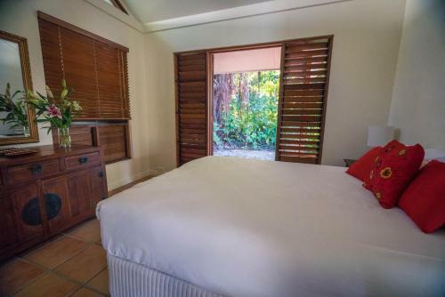 Frangipani Beach House - Newell Beach