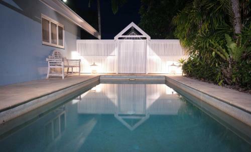 Frangipani Beach House - Newell Beach