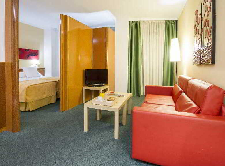 Aparthotel Husa Acacia