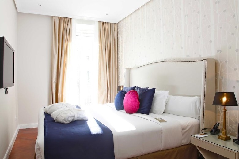 Hotel Luxury Suites