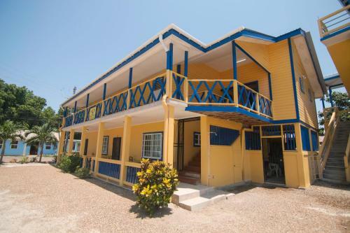 Palma's Garden Apartments