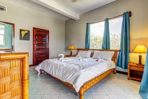 Suite A201 Mara Laguna