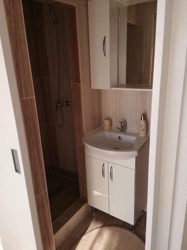 Hostal Apartmani I Sobe Taunus Bl