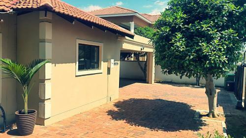 Bed & Breakfast Speedway Court
