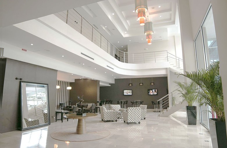 Victoria Hotel And Suites