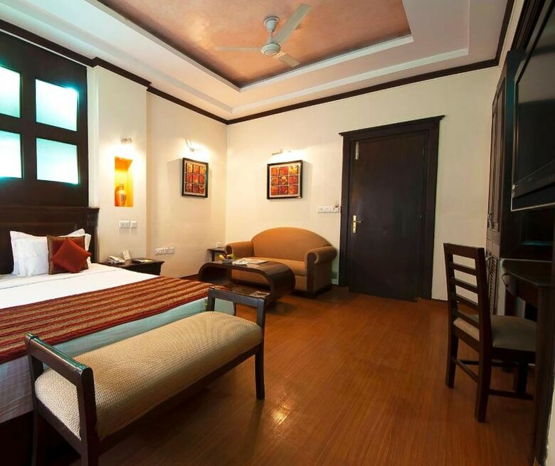 Hotel Siris 18 Gurgaon