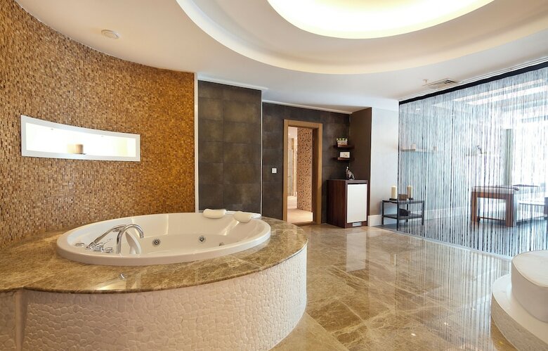 Hotel Ikbal Thermal Deluxe