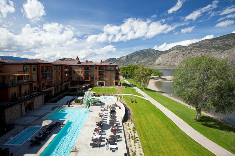 Hotel Watermark Beach Resort