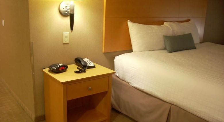 Lexington Marco La Guardia Hotel