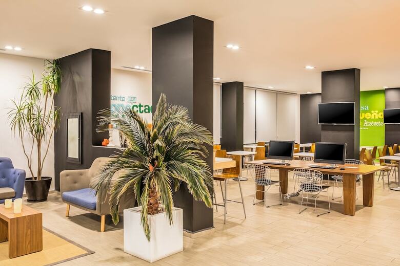 Hotel One Monterrey Aeropuerto