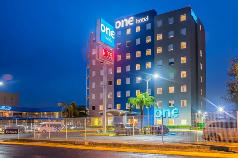 Hotel One Monterrey Aeropuerto