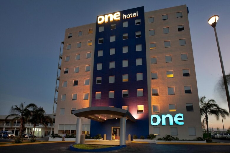Hotel One Monterrey Aeropuerto