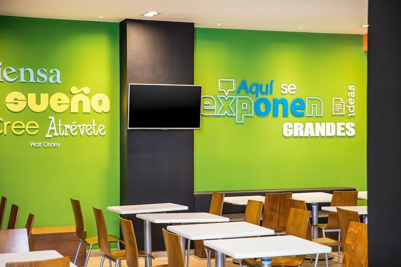 Hotel One Monterrey Aeropuerto