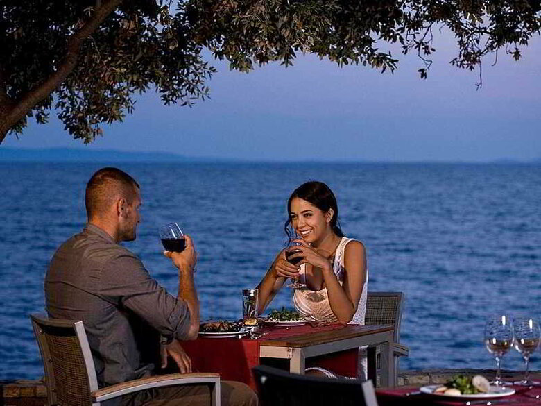 Luna Island Hotel