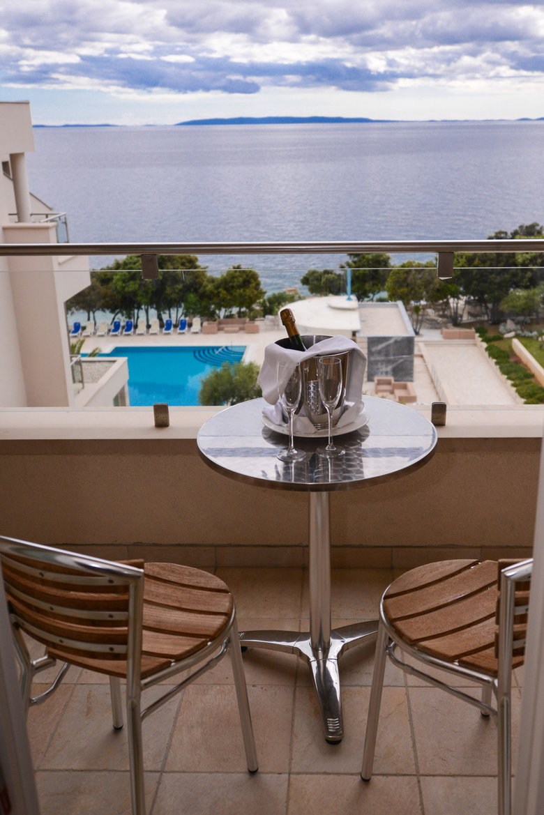 Luna Island Hotel