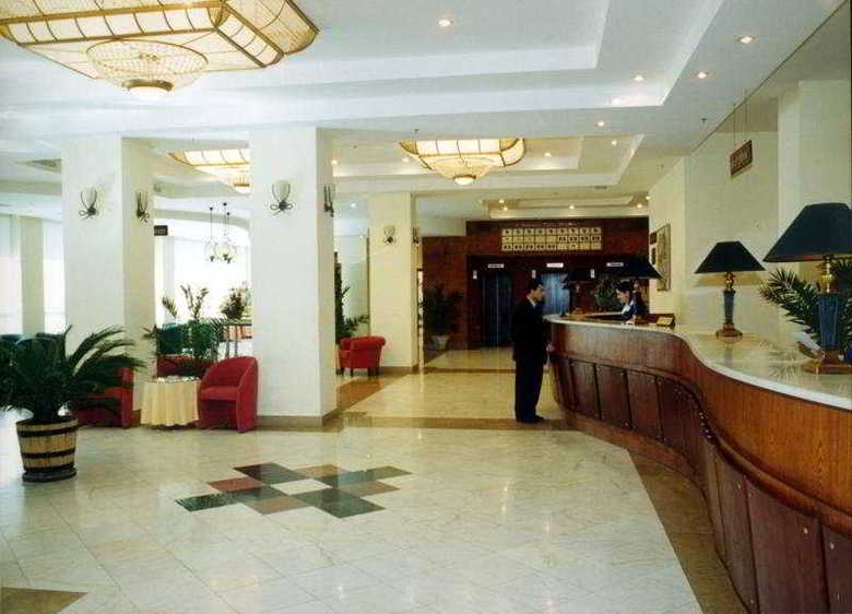 Ani Plaza Hotel