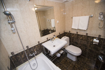 Ani Plaza Hotel