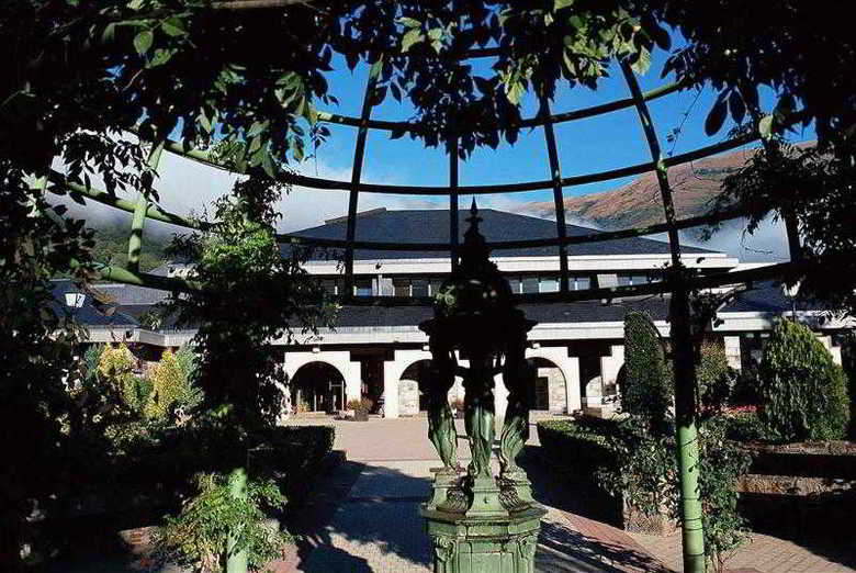 Hotel Mercure Saint Lary