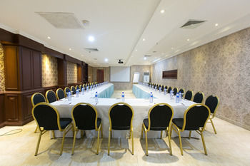 Hotel Victoria Crown Plaza