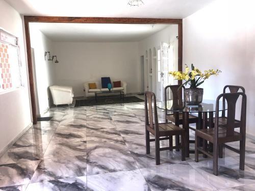 Casa Grande Com Piscina