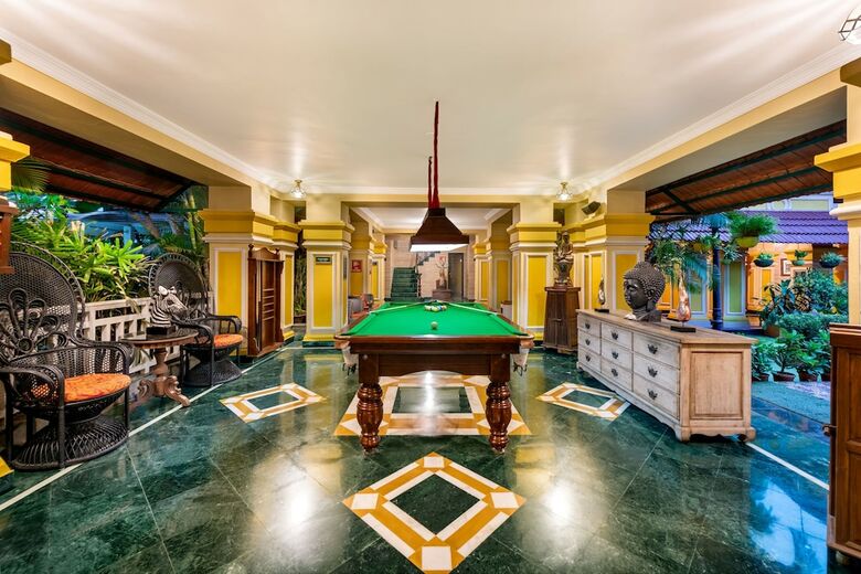 Hotel Mayfair Lagoon