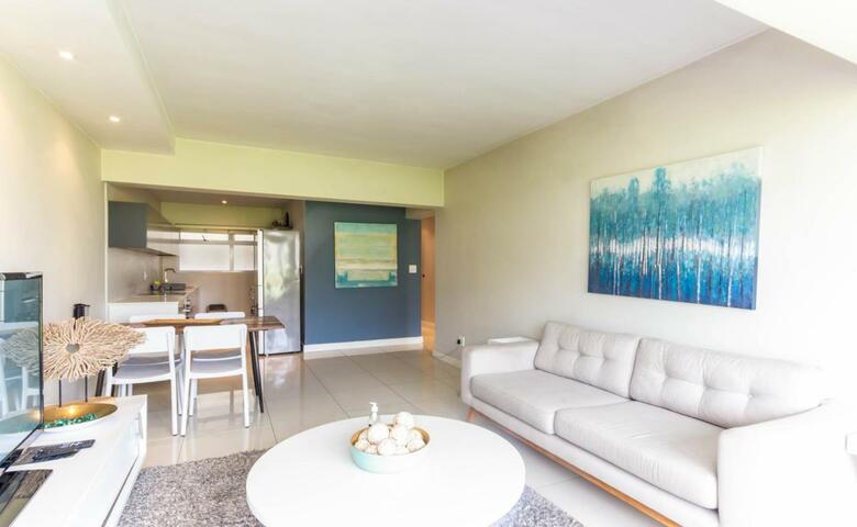 Hotel Mouille Point Village