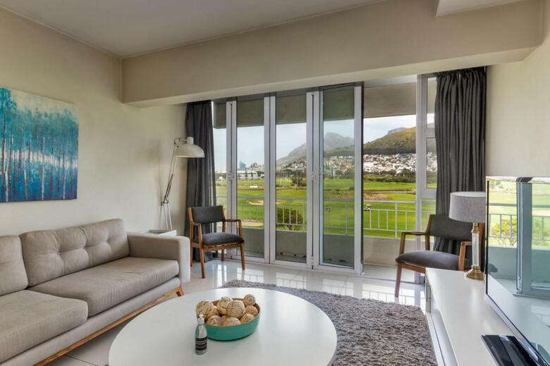 Hotel Mouille Point Village