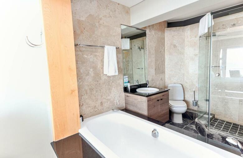 Hotel Mouille Point Village