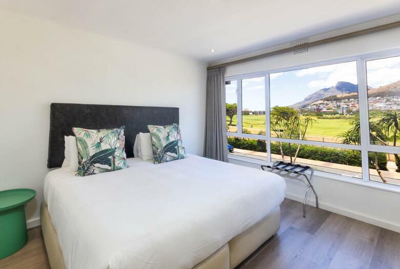 Hotel Mouille Point Village