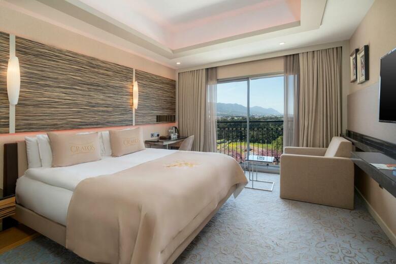 Hotel Cratos Premium