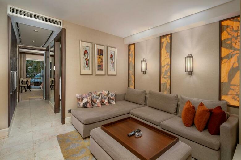Hotel Cratos Premium