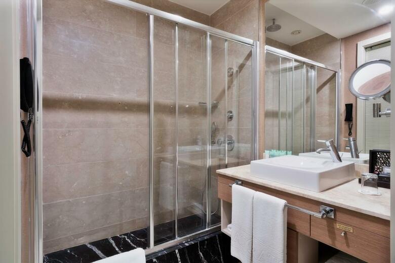 Hotel Cratos Premium