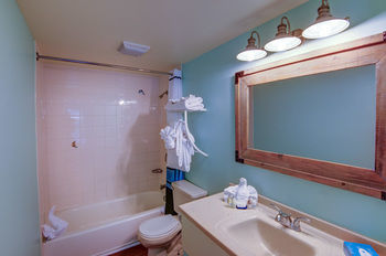 Hotel Lighthouse Resort Inn & Suites