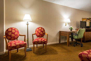 Hotel Econo Lodge Inn & Suites At Ft. Benning