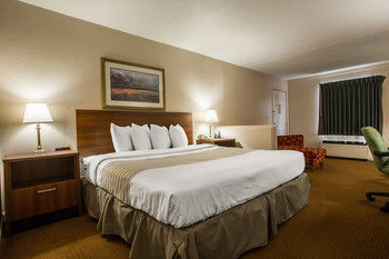 Hotel Econo Lodge Inn & Suites At Ft. Benning