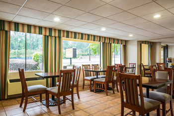 Hotel Econo Lodge Inn & Suites At Ft. Benning